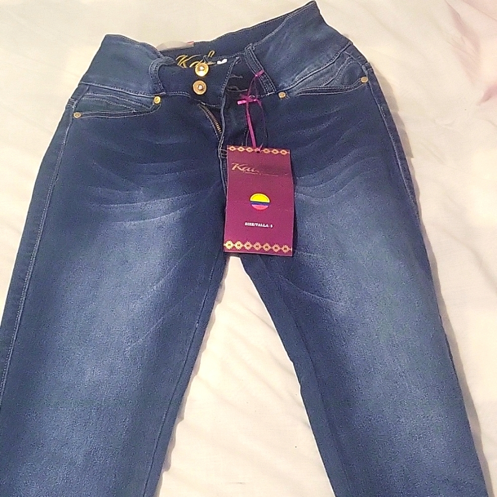 Butt lifting jeans